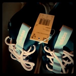 One pair of men Adidas size 8 2par womens9.5